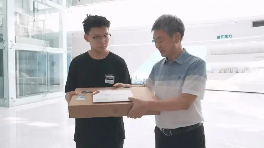 2021年，浙江信汇新材料股份有限公司仪表主管工程师李志杰，在返岗途中火车上突发