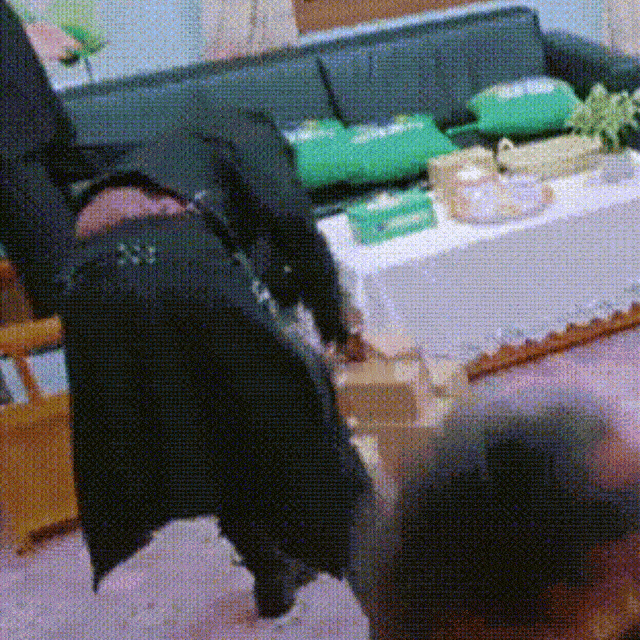 这裙子  哦不这裤子，别掉了