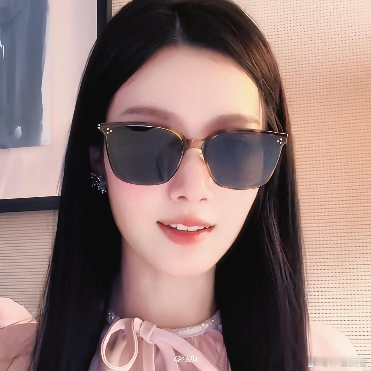 卢昱晓  眼镜晓晓👓🕶️｜卢昱晓头像卢昱晓｜ 