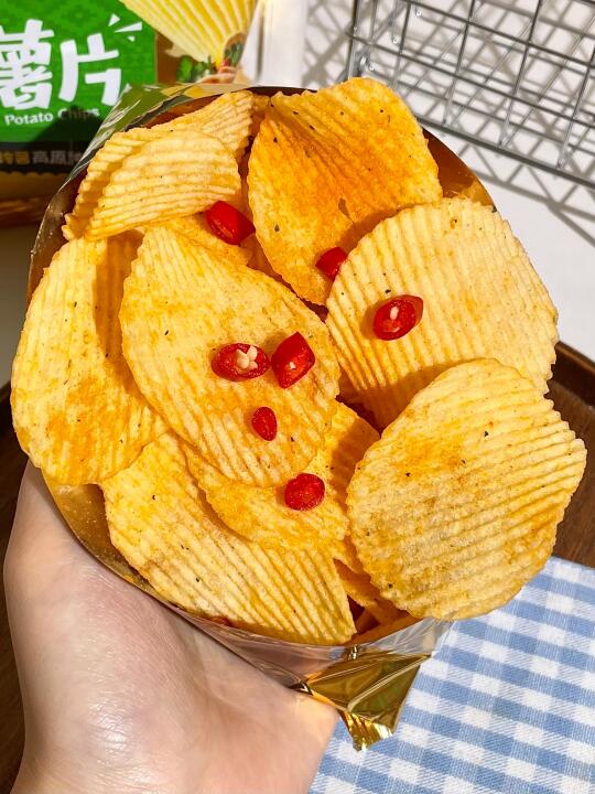 香鼠了！头一回吃这种口味的薯片…😭