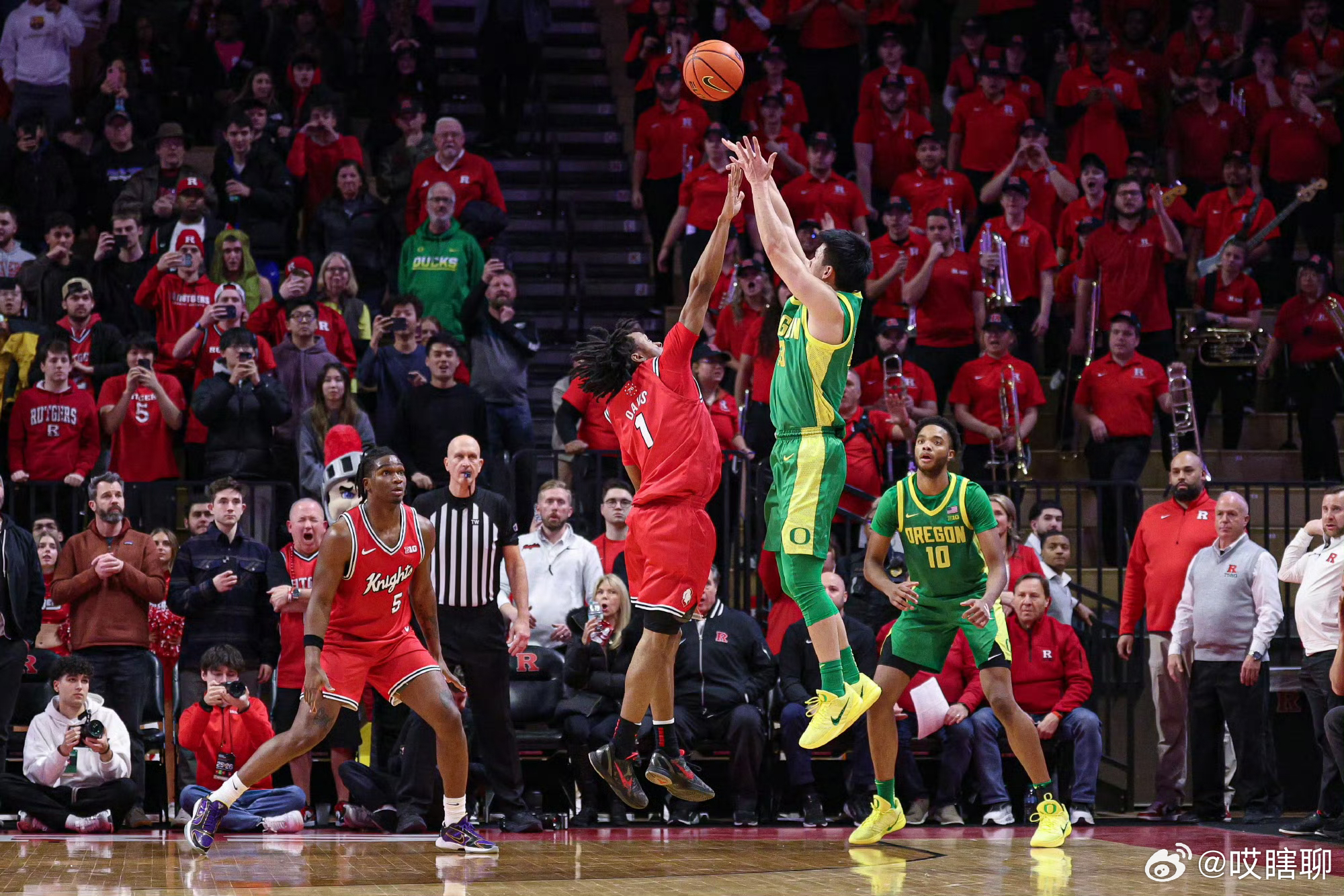 俄勒冈的核心后卫谢尔斯塔德申请转校了，加上埃文斯以及毕业了的比特尔，首发球员走了