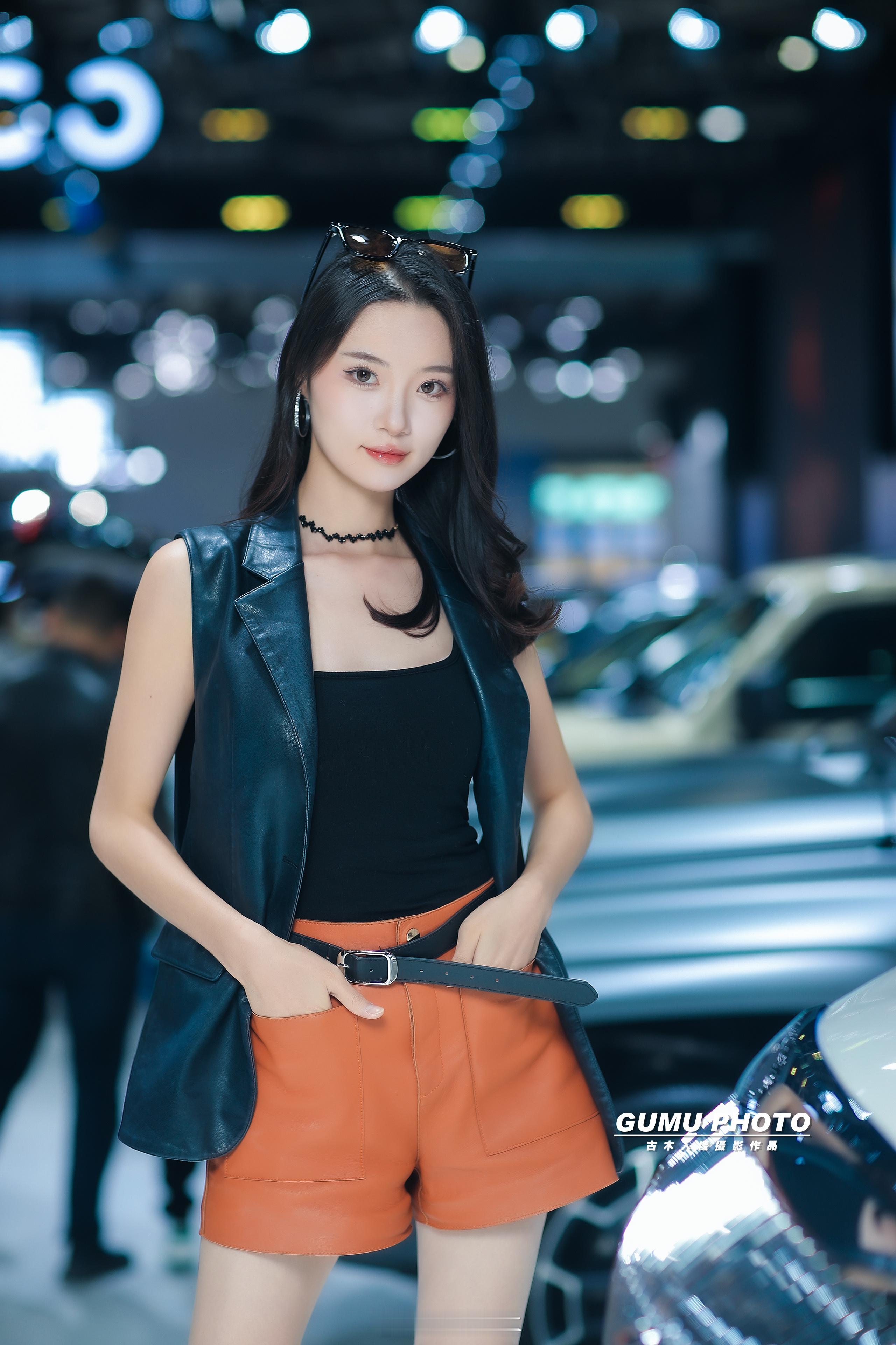 2025贵阳汽车文化节长城汽车展台模特小姐姐。2025贵阳汽车文化节第十五届贵阳