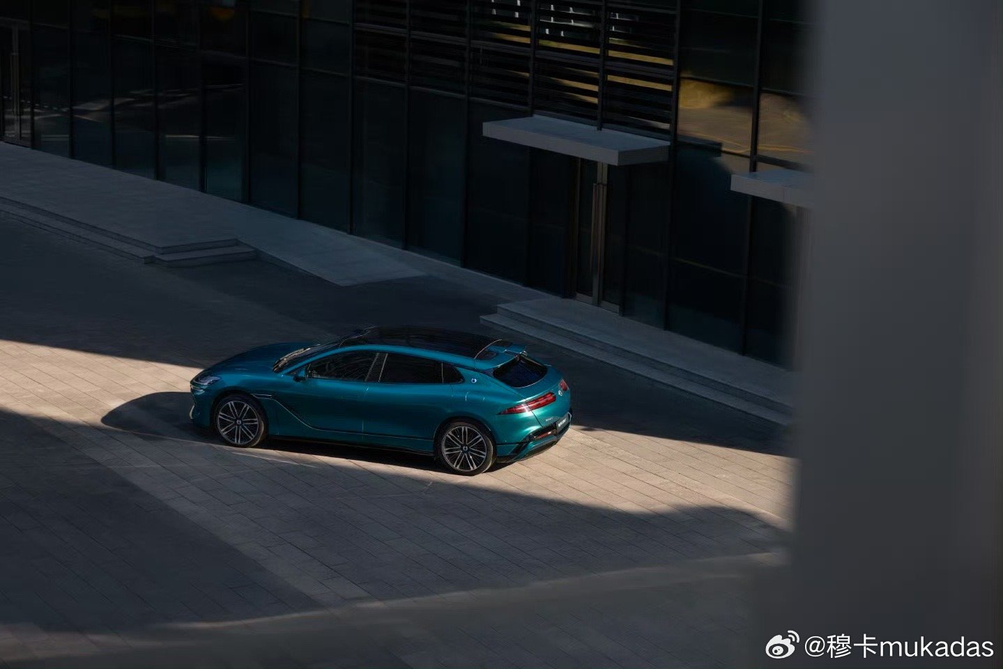 好看的车还有好快的充电速度，全新腾势Z9GT首搭比亚迪第二代刀片电池及闪充技术，