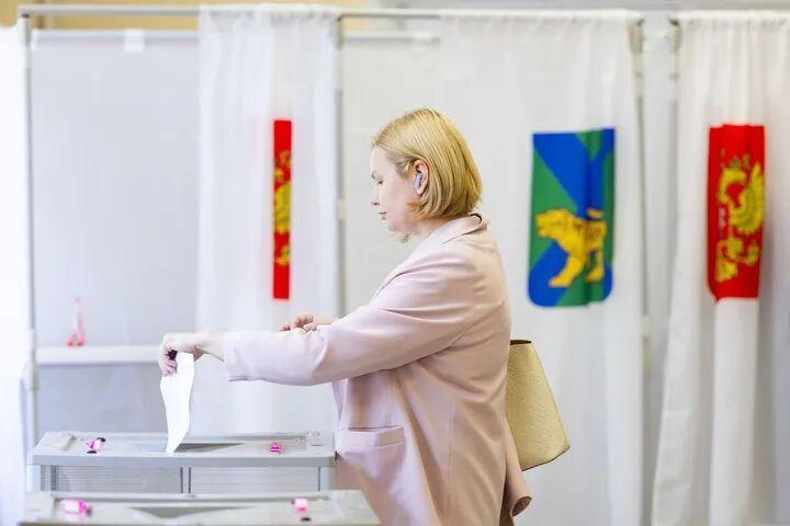 俄罗斯顶着炮火把国家杜马大选给选完了！统俄党得票率 57.8% 狂揽 355 席