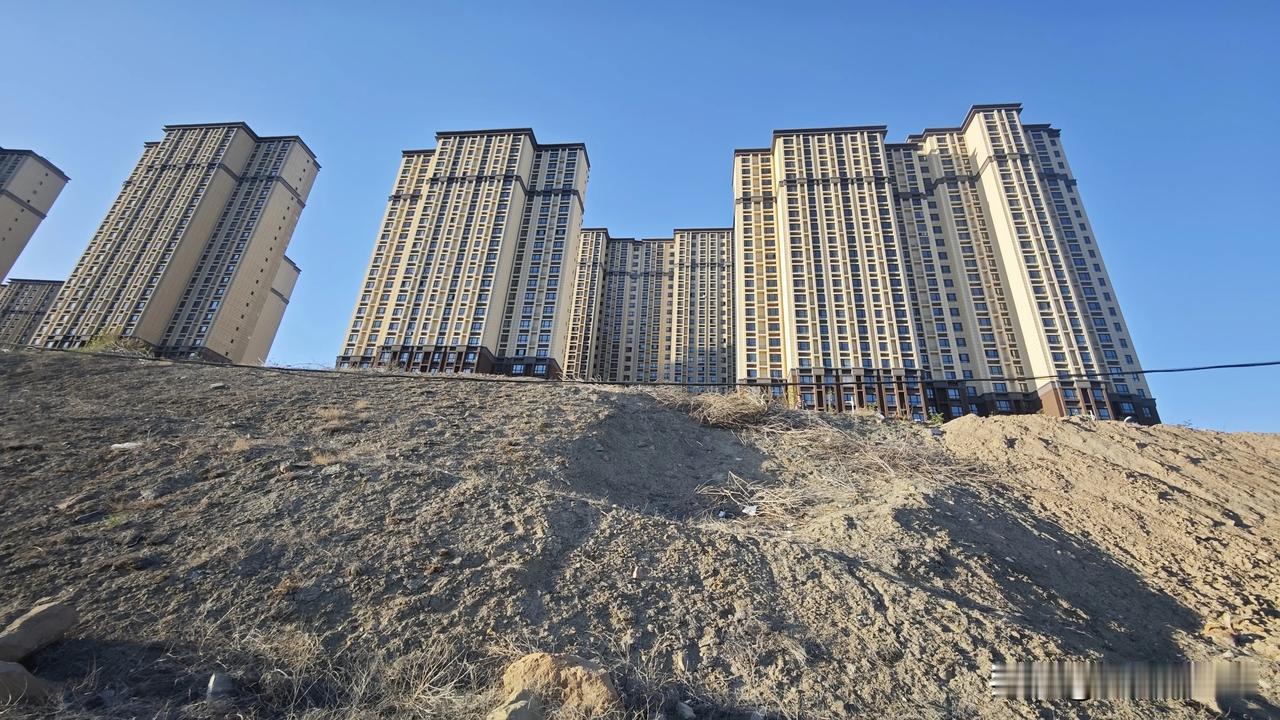 山坡上的小区，站得高看得远。