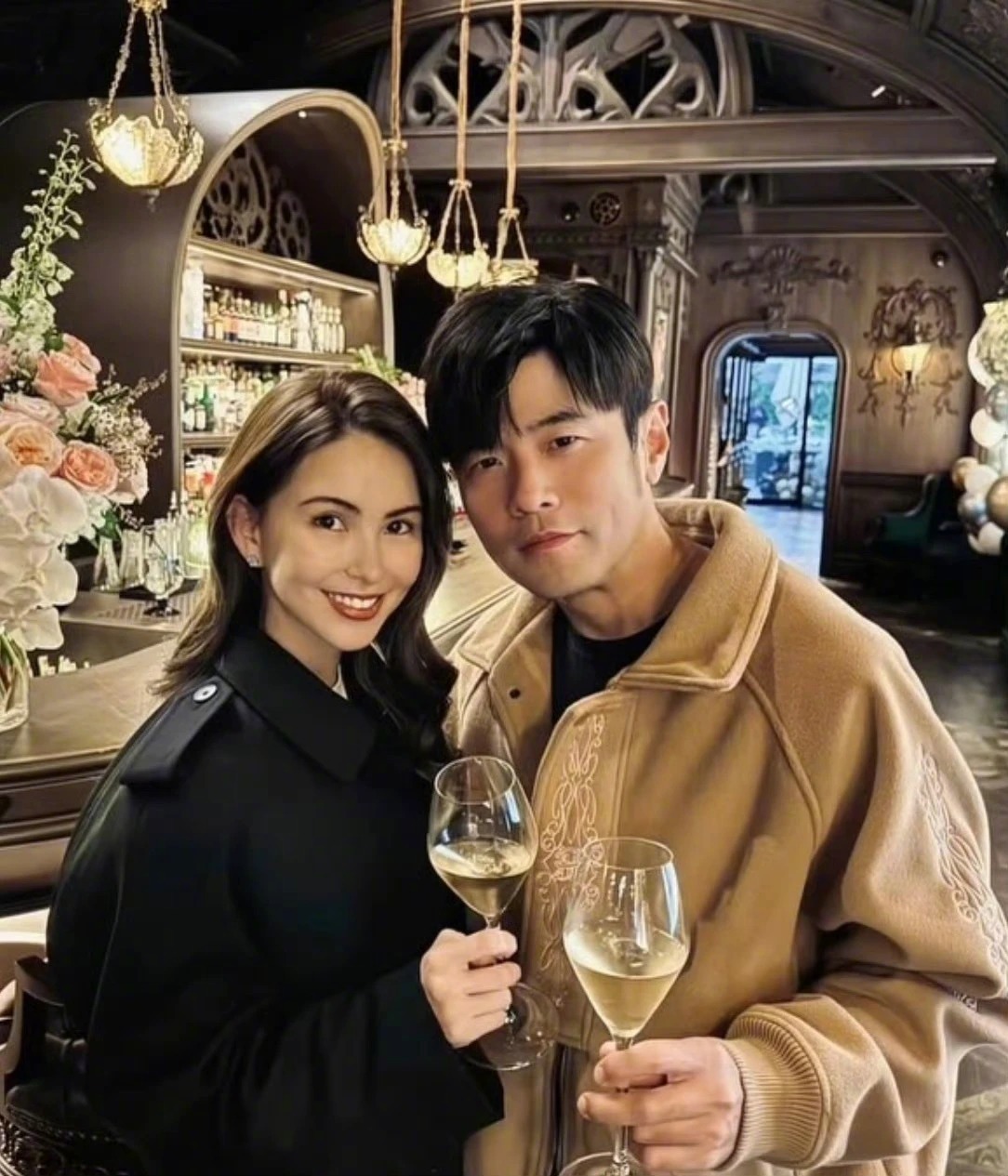 【周杰伦全新专辑发布日期是昆凌出道日】张学友叫周杰伦太阳之子3月18日凌晨，无数