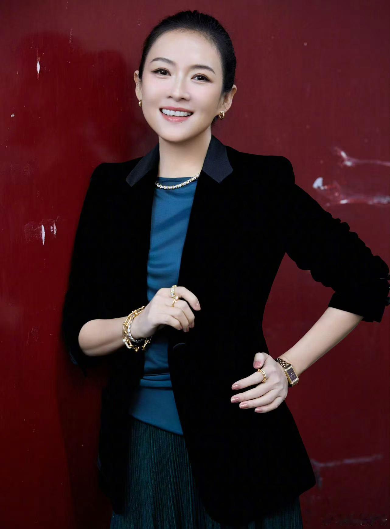 章子怡来看谢霆锋演唱会 是谁在一天之内见到两位喜欢的人，一个在台上卖力摇滚，一个