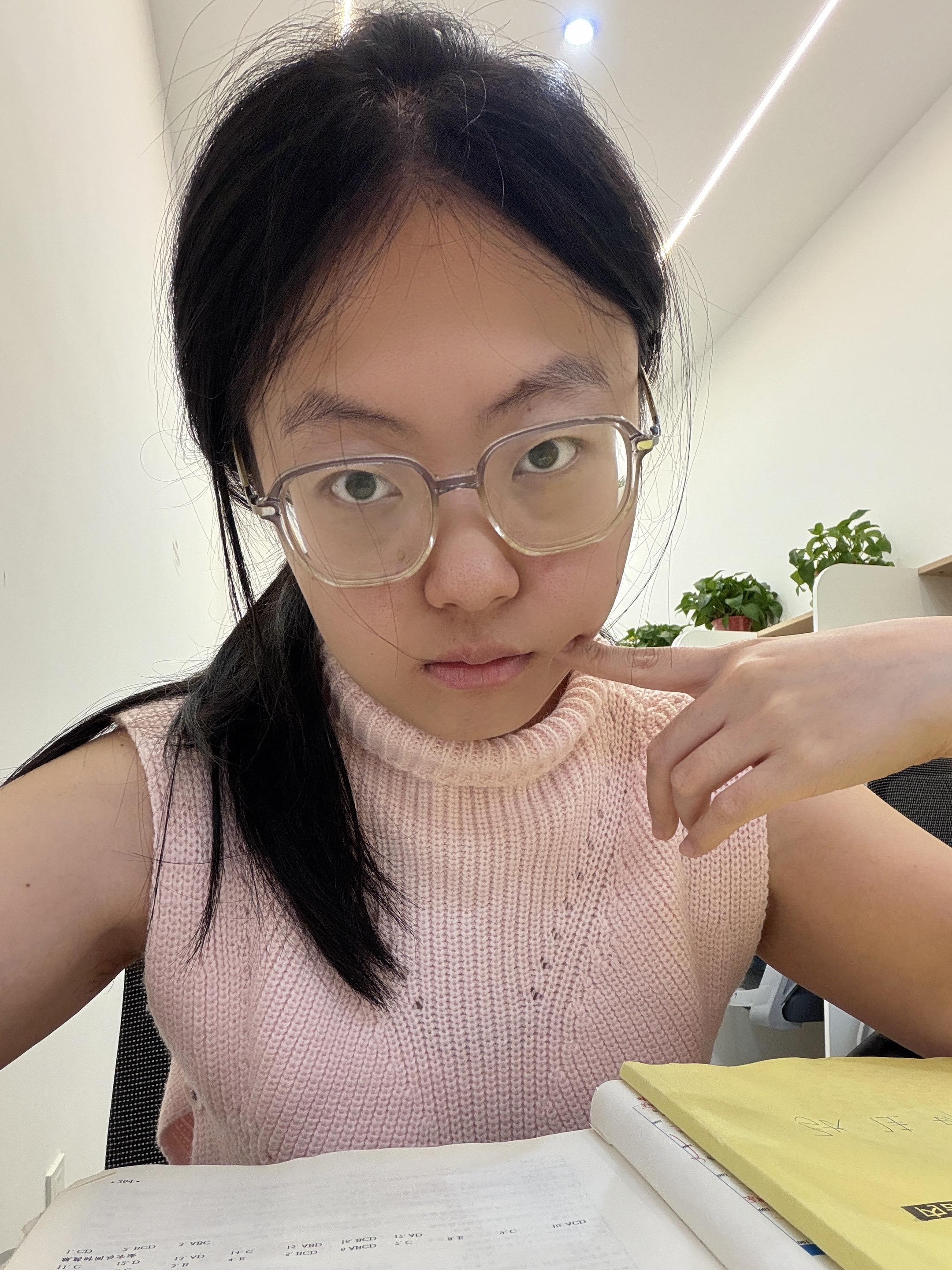 林周京，我现在终于明白你为啥总爱化妆了。