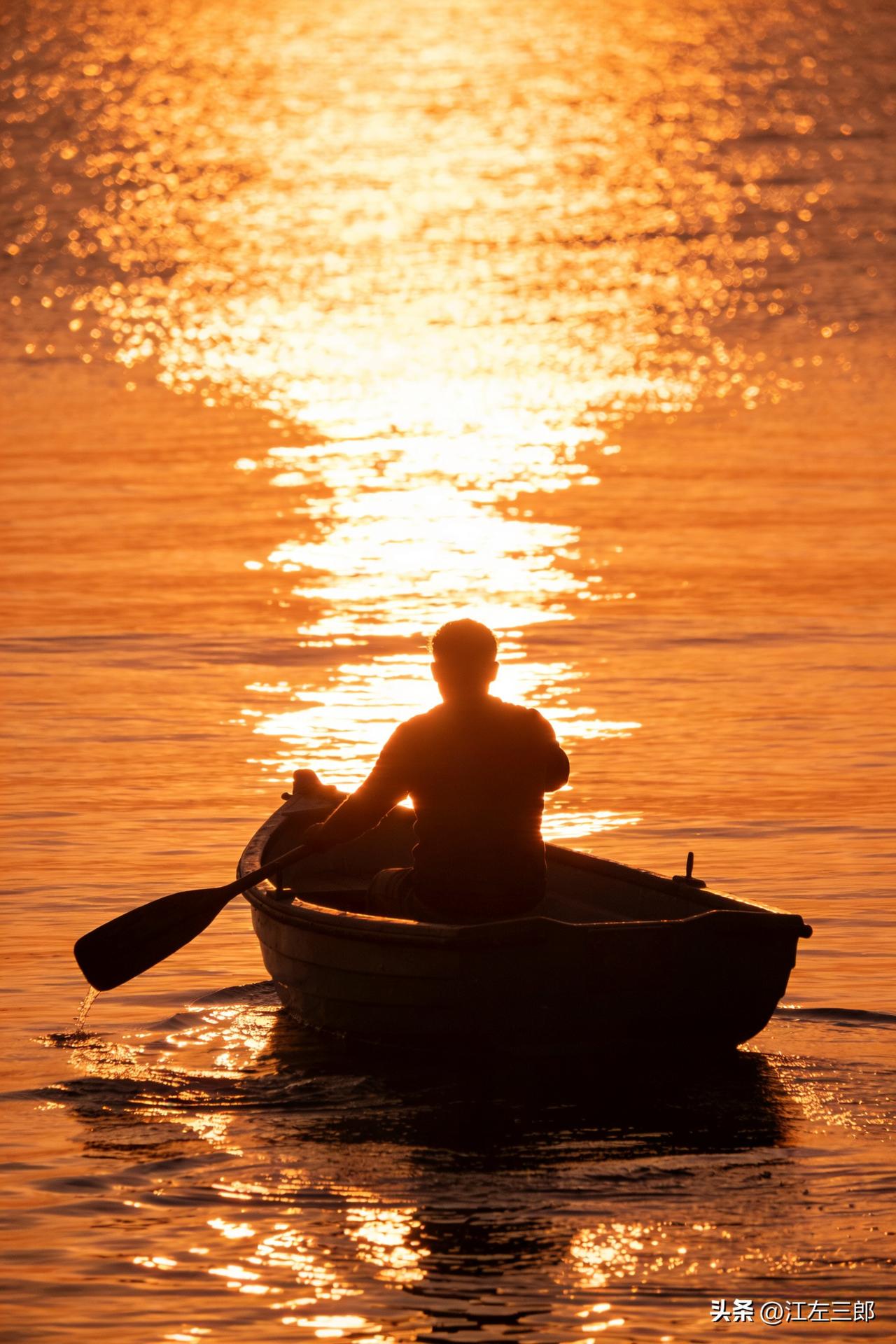 王立群教授的这番话，我觉得是对张雪峰最中肯的评价。
​他说：“很多人在唏嘘，说没