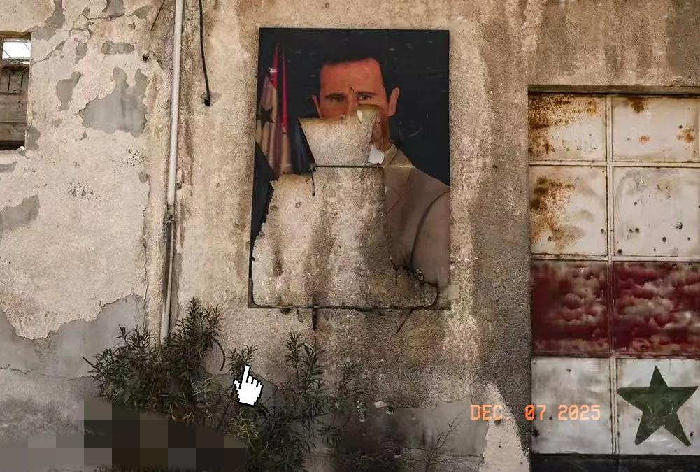 俄罗斯方面最新消息，巴沙尔已经放弃了重新杀回叙利亚。但是，巴沙尔的两名助手，号称