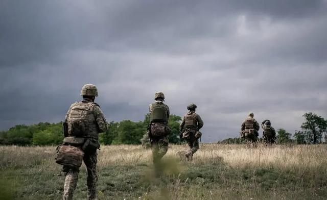 乌克兰专家一致认为，必须放弃米尔诺拉德（米尔诺格勒、季米特洛夫），深知这里真实情