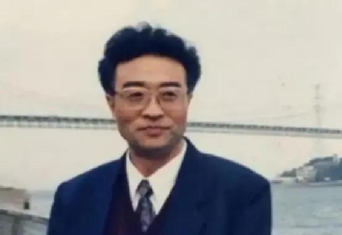 1952年枪声一响，大贪官刘青山被处决，留下年仅6岁的长子刘铁骑和两个尚在襁褓中