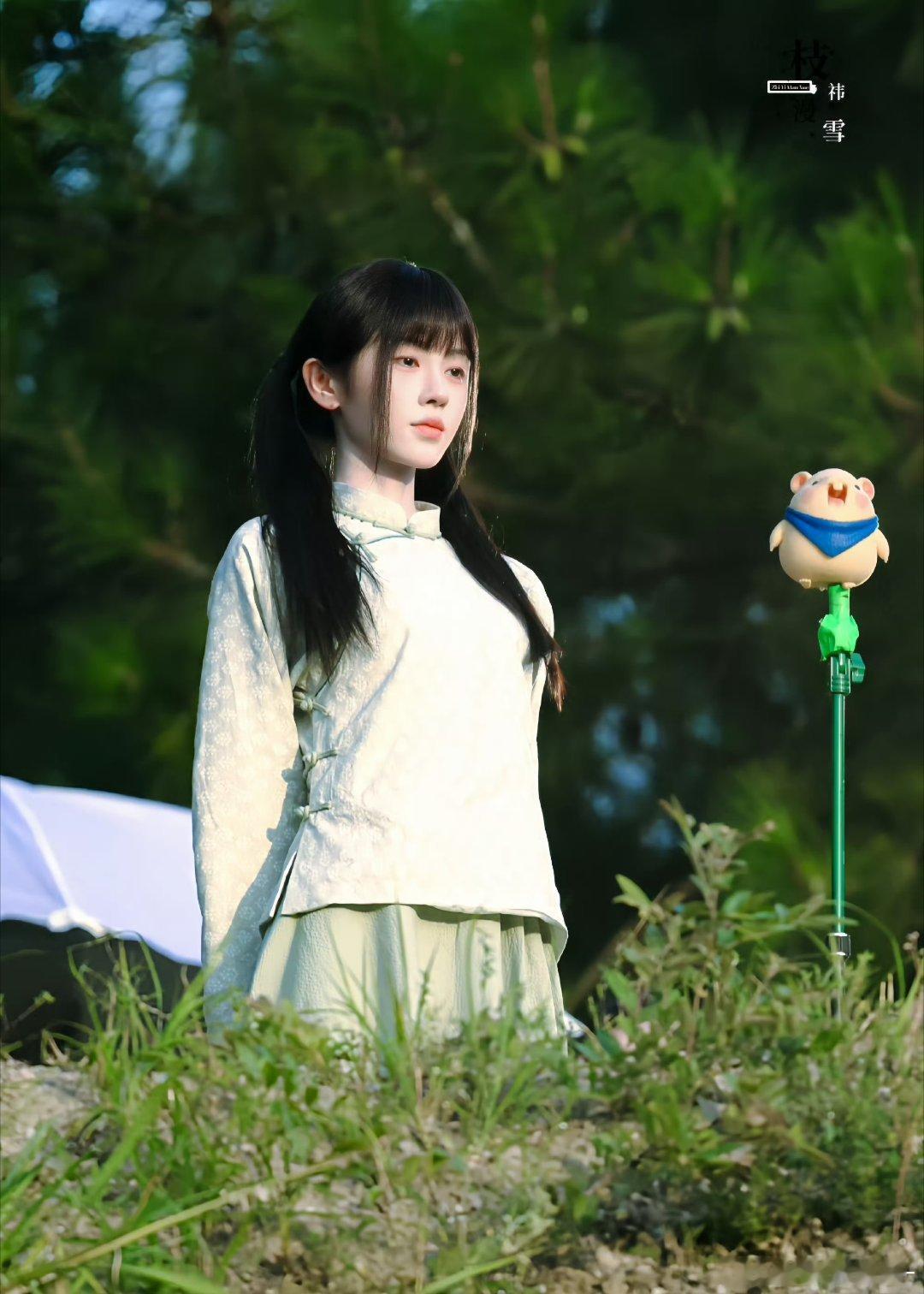 鞠婧祎 jjy鞠婧祎阿黛jjy鞠婧祎来战“皎皎明月照大地 朵朵玫瑰赠予你” 