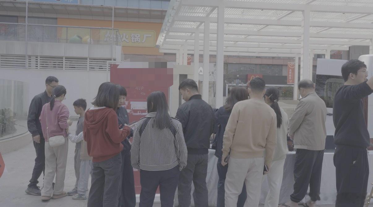 此刻春运的意义具象化了 这是我第一次独自踏上春运归途，揣着对家的想念，也藏着对未