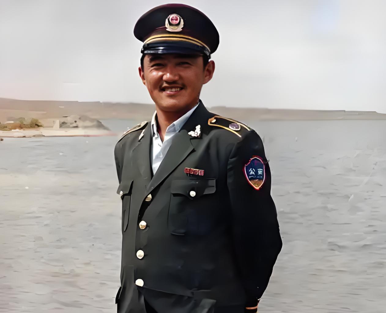 人死之前是有预兆的。1994年哈萨克族民警赛尔江吃完晚饭对妻子说“你今天做的饭特