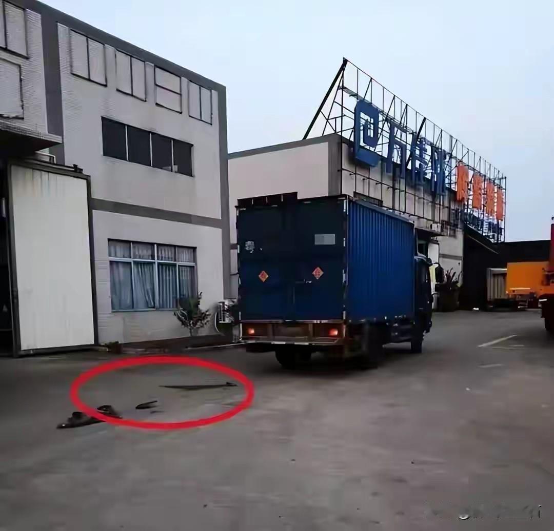 95岁老人被撞3个月后去世这事儿有反转了。60岁的货车司机梁某清，2023年2月