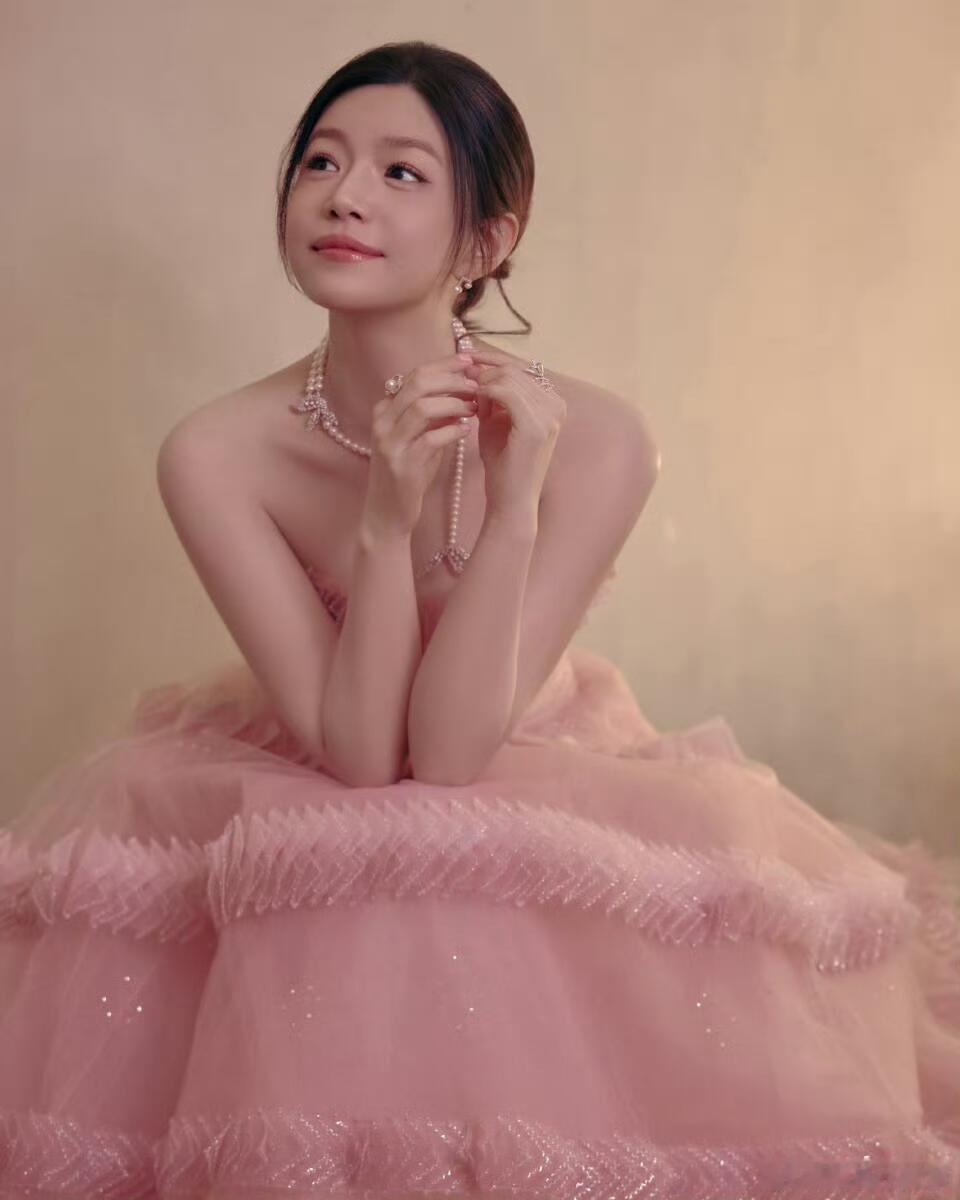 陈妍希一笑沈佳宜就回来了15年过去了陈妍希还是沈佳宜岁月从不败温柔，十五年光阴流