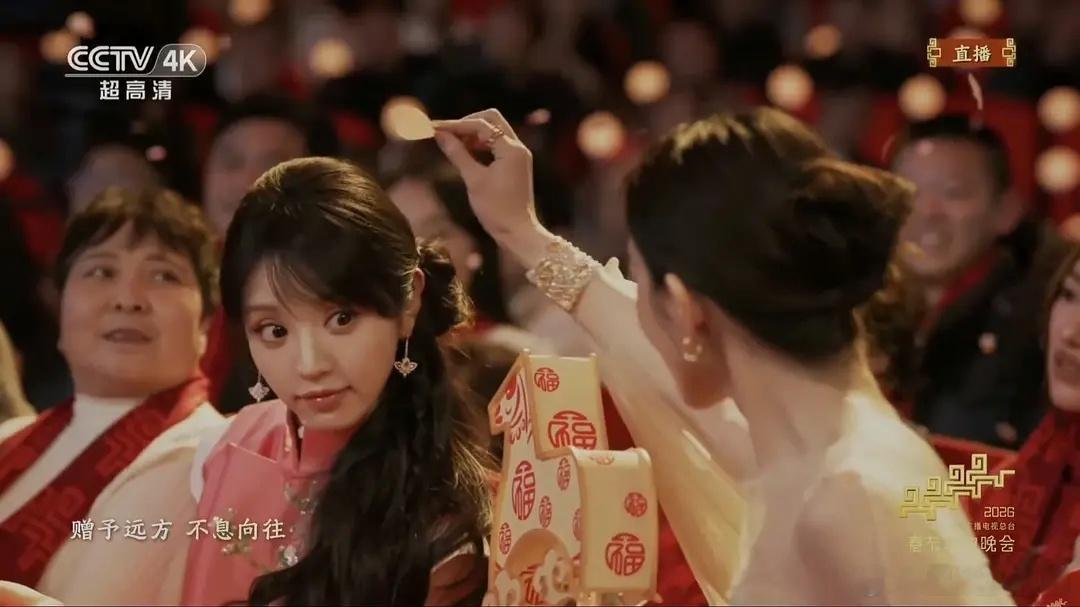 田曦薇这个镜头好萌萌啊