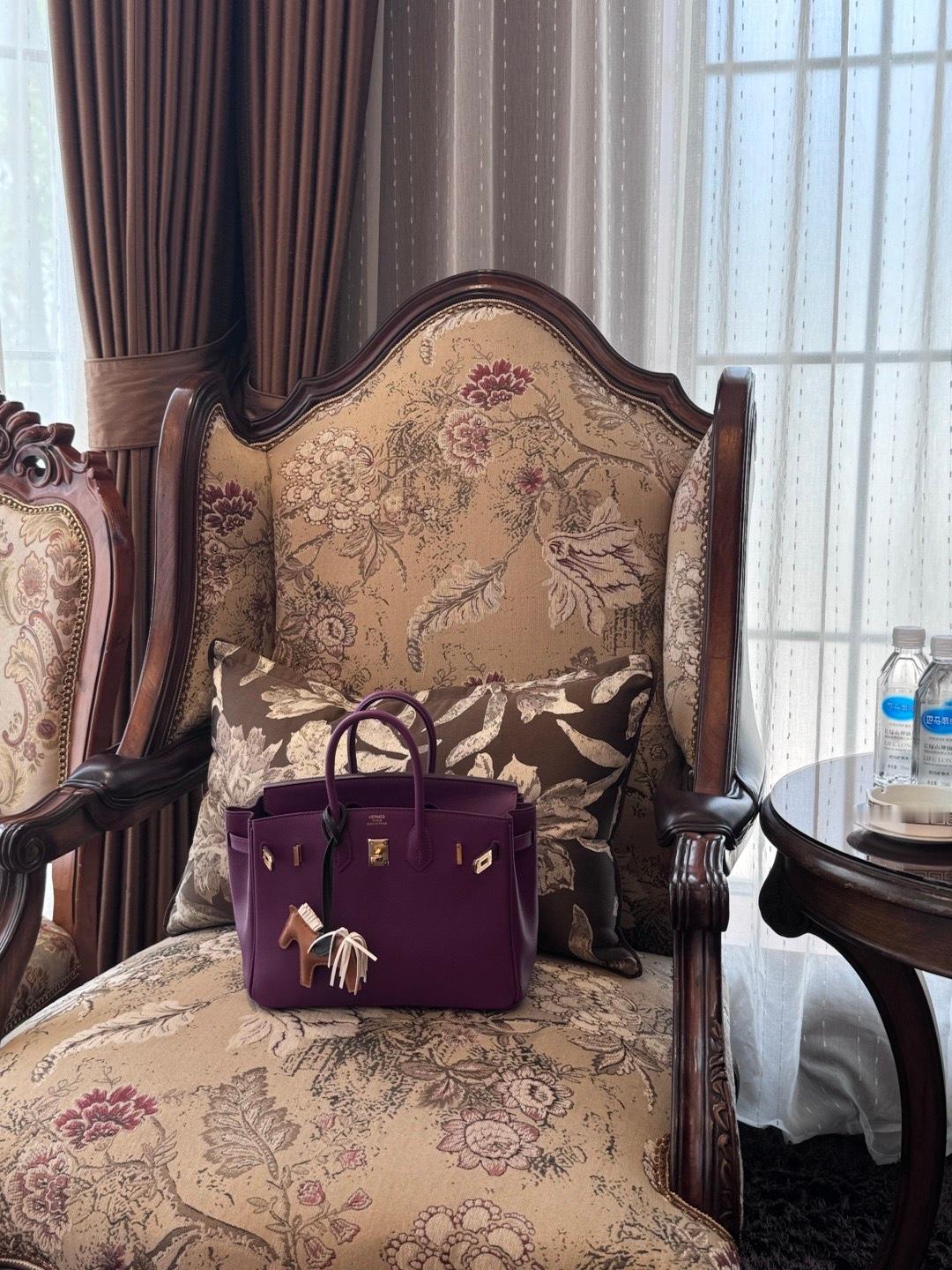 愿我们向往幸福的同时也站在幸福里 ​​​