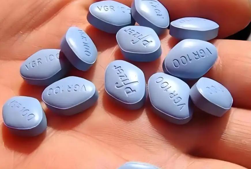 一名女子的 36 岁丈夫，一年吃 50 多次西地那非，情况如何了？
 
坐诊二十