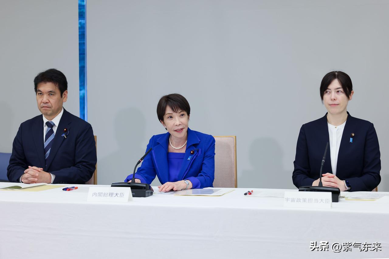 日本防卫省将中国视为最大的战略挑战，这种别有用心的策略，实则是为日本修宪制造借口