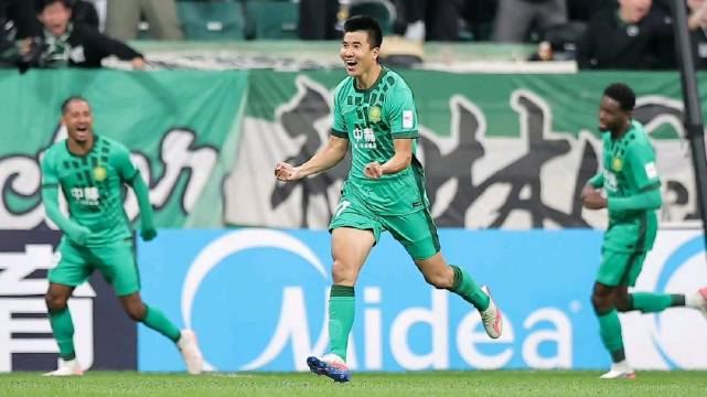 #北京国安2比2全北现代# 

亚冠精英联赛东亚区第3轮，北京国安vs全北现代。本场比赛工体首次展示