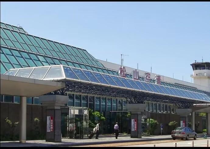 今天上午10点，台湾松山国际机场不比平常，值得大家去关注！有早消息报道，今天台湾