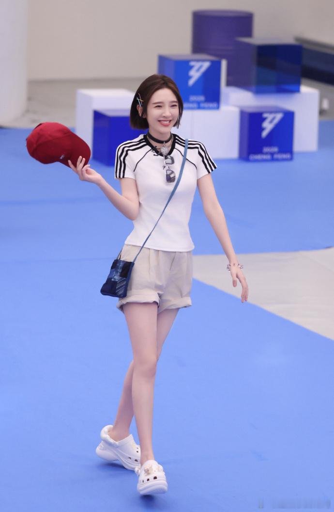 唐艺昕真诚系永远拿得出手唐艺昕乘风的每一步都算数乘风之旅收获满满成长，唐艺昕不惧