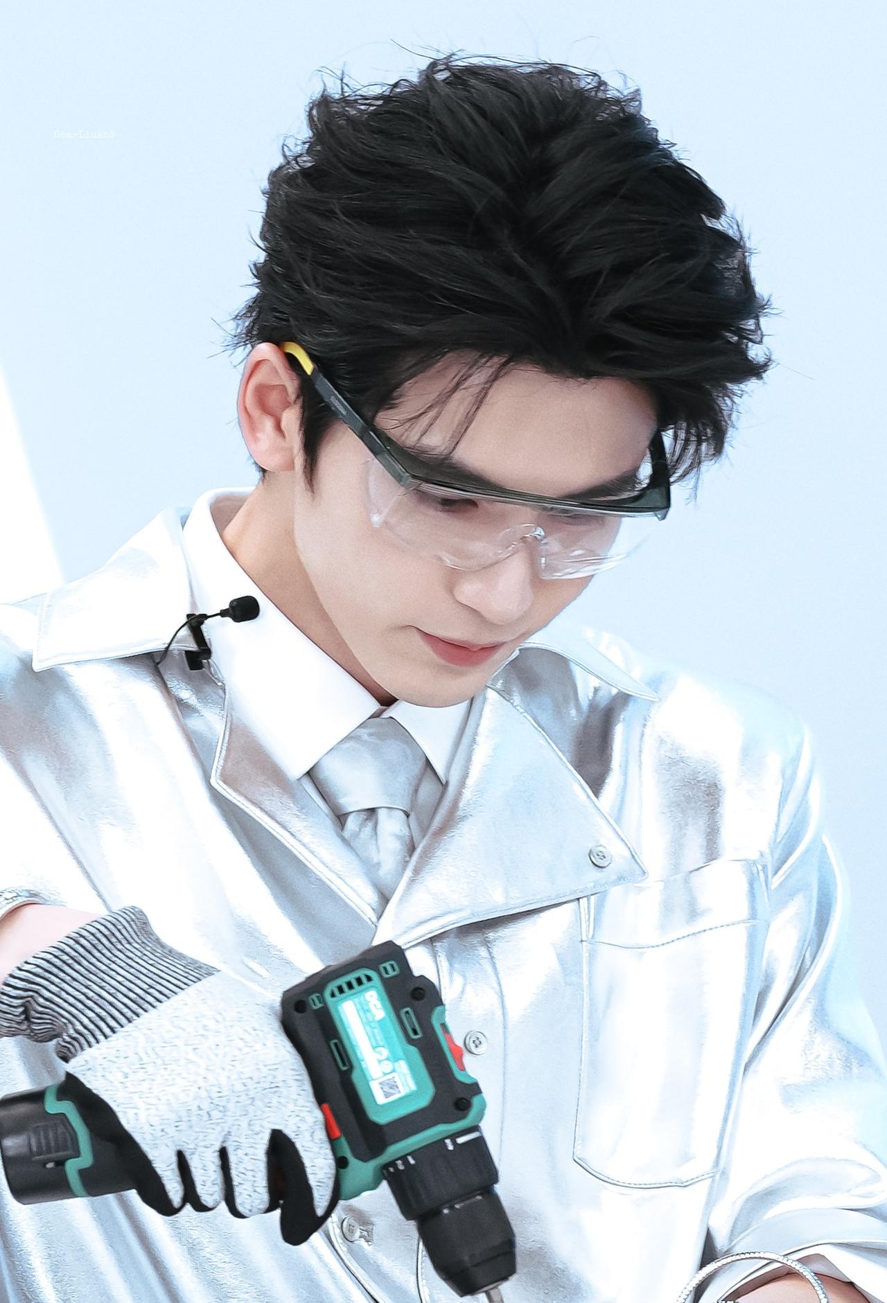 机械感。⚙️ ​