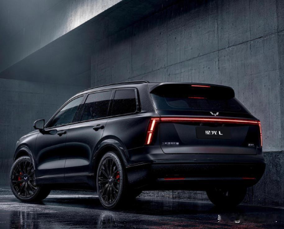 10 万元就能买上大六座的 SUV，你信吗？
答案是信，绝对信。
上汽通用五菱，