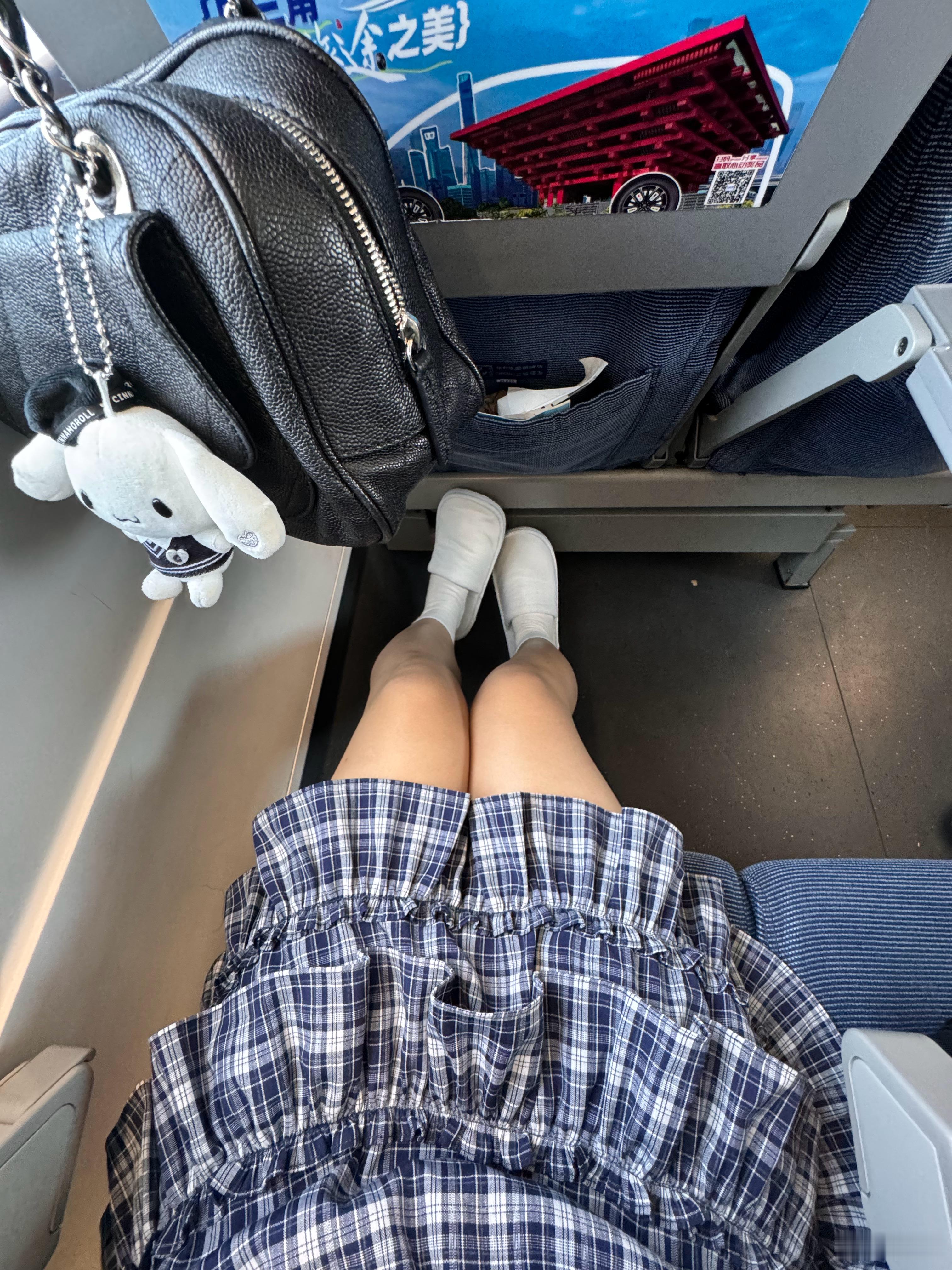 人生最重要的从来不是坐在什么位置，而是用什么心态去感受旅程，二等座也能坐出商务舱
