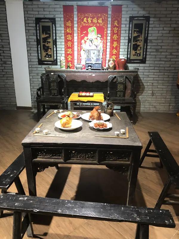 腊月二十三小年，网上好多人在分享小年习俗。今天朋友去了北京顺义的灶王文化博物馆，