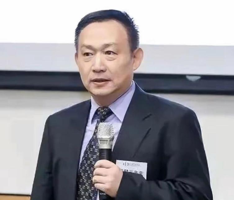 知名学者卢麒元抛出的一个拷问，让不少圈内人直接破了防：国内拥有规模上百万人的社科