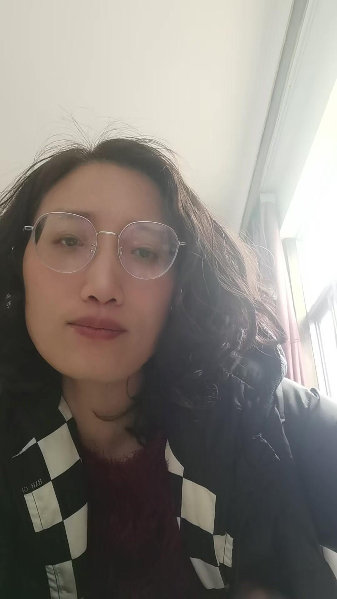 从北影厂门口跑步等活，到如今站在聚光灯下，王宝强的坚持让我看到了梦想的力量。
他