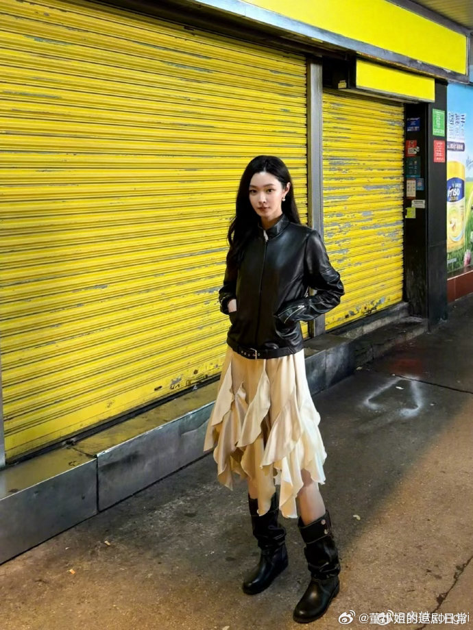 宋轶宋轶大排档爆改水族馆宋轶把饭馆拍成水族馆了别人拍大排档是吃饭，宋轶拍直接是水