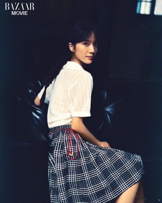 李思潼复古大片《阿嬷的情书》女主角李思潼登上《芭莎电影》电子刊封面，带来一组极具