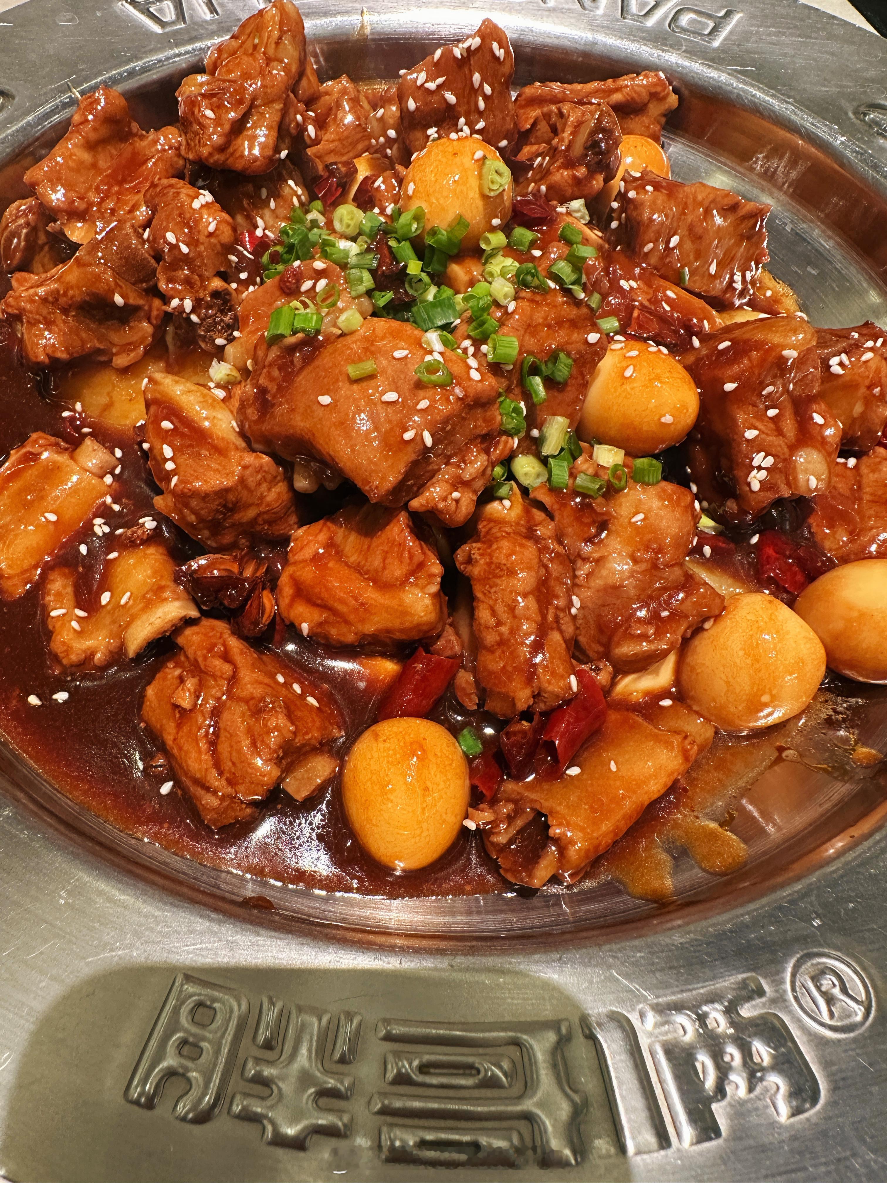 你去陪你那吃沙拉的妹妹吧，我不一样，我晚餐要吃很多肉[馋嘴][馋嘴][馋嘴]20