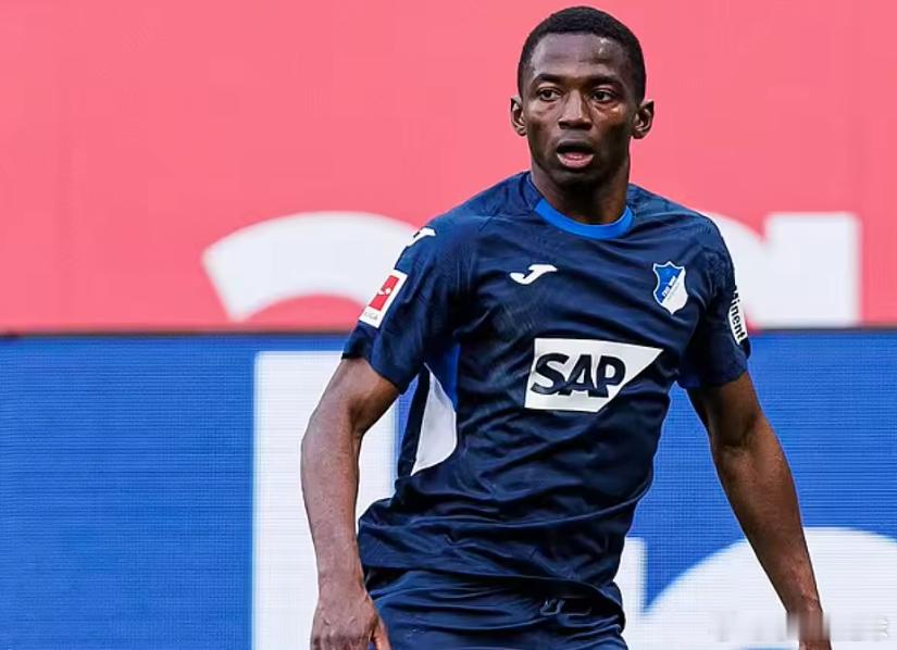 据德国媒体《体育图片报》报道，利物浦正在密切关注现年20岁的霍芬海姆边锋巴祖马纳