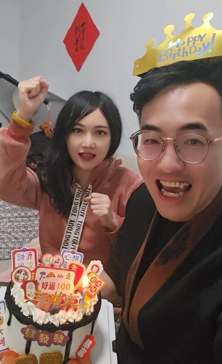 2026.01.11
3小时切了两次蛋糕🙊
晚上出完活动1次，回到家老闆给我1