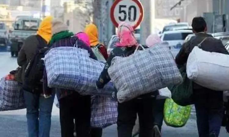 亲戚家很多18岁左右的小孩在外打工，赚的没有花的多，还要家里接济。
我之前在外打