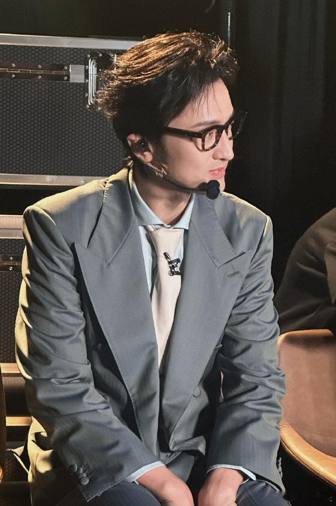 王传君的叛逆期终于结束了谁能预料到低调演员还有这样鲜活的一面。过往荧幕之外他甚少