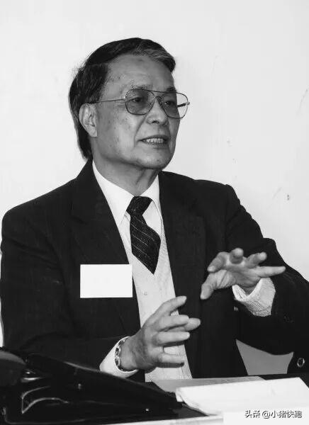黎运汉，广东阳春人，知名语言学家，暨南大学教授。1949年参军，参加抗美援朝，荣