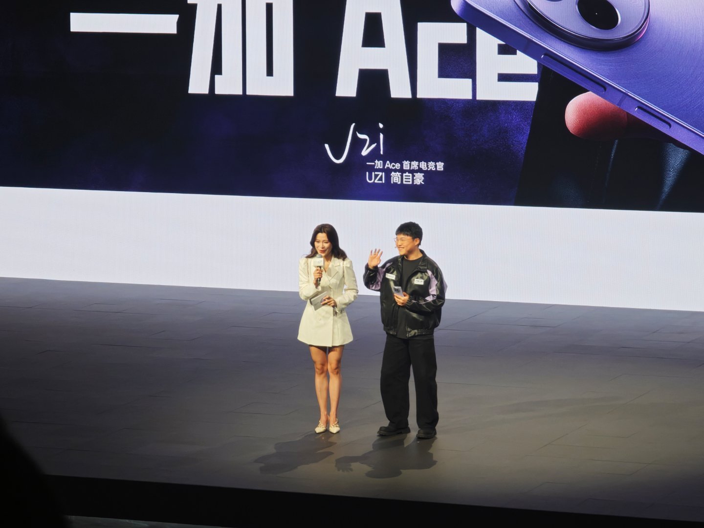 距离Uzi最近的一次 羡不羡慕你卡🕊️ 