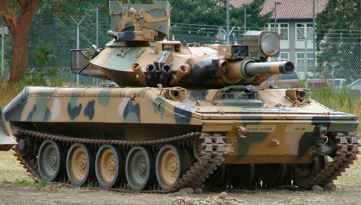 美国M551“谢里登”轻型坦克M551“谢里登”（Sheridan）轻型坦克是美