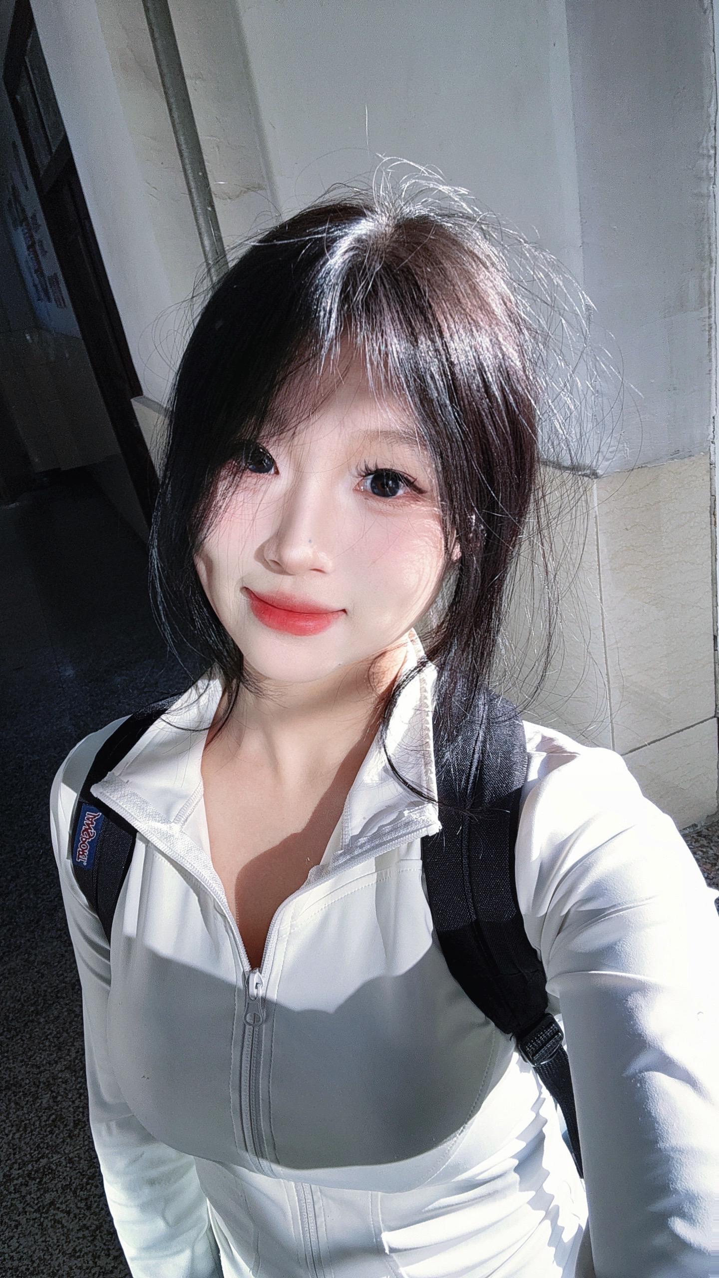 我想你明媚 不要流眼泪 也不要再为蠢事后悔皱眉.