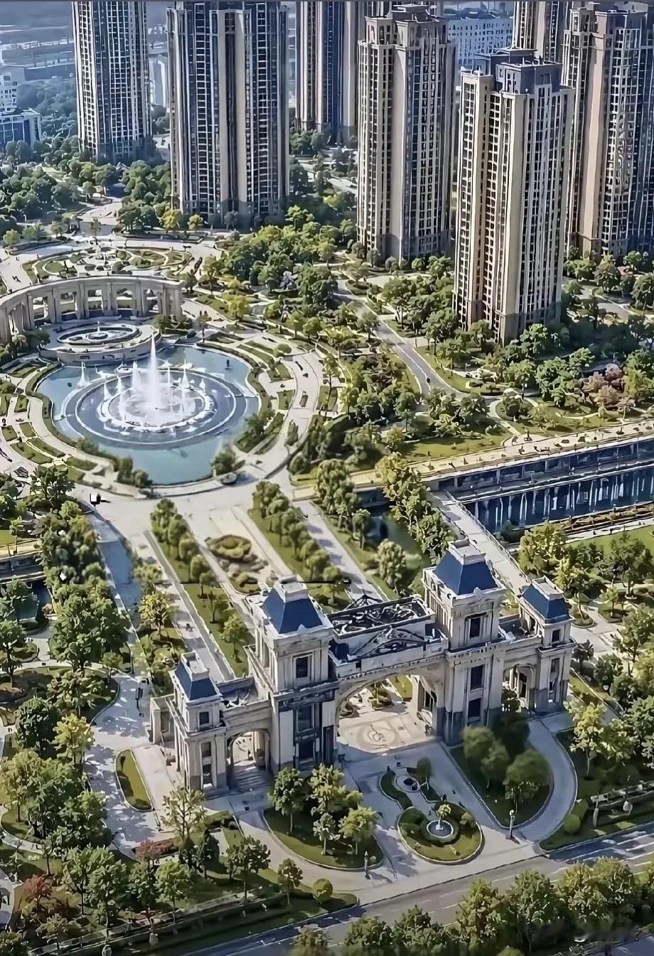 疯传网络的两张图。
只能这样形容：
理想很丰满，
现实很骨感。