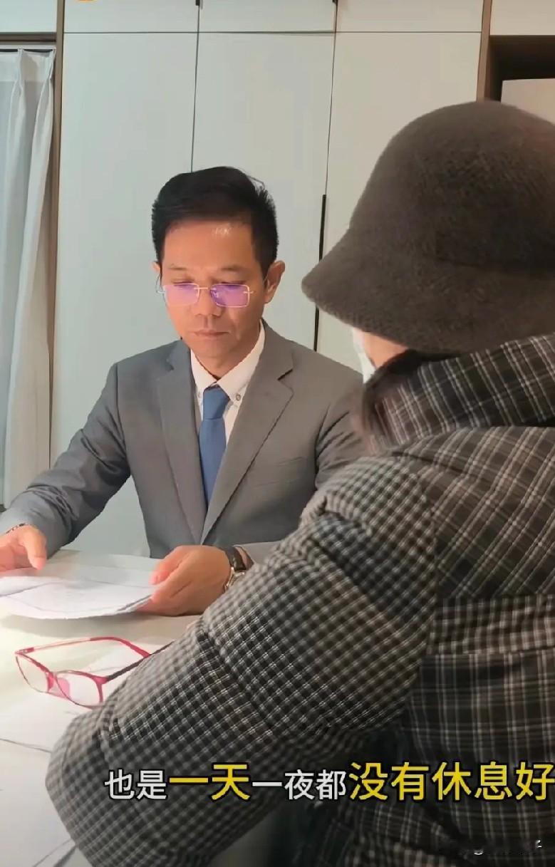 刘慧生母讲述38年错换人生几度哽咽，
声称自己是顺产生下女儿刘慧，
当医院医护人