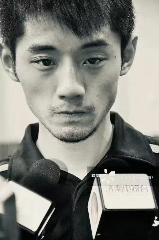张继科   纯真的倔强的粗粝的扎人的…充满生命力的美的。 
