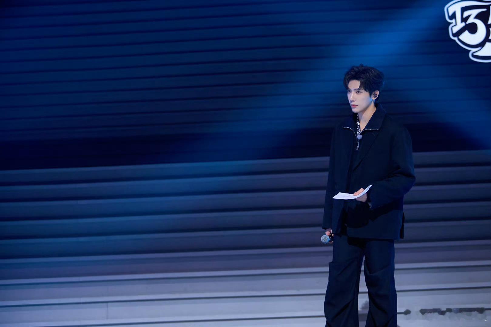 找到王安宇爱唱歌的原因了王安宇时隔八年重唱经典歌曲，嗓音清亮又治愈，少年感满满，