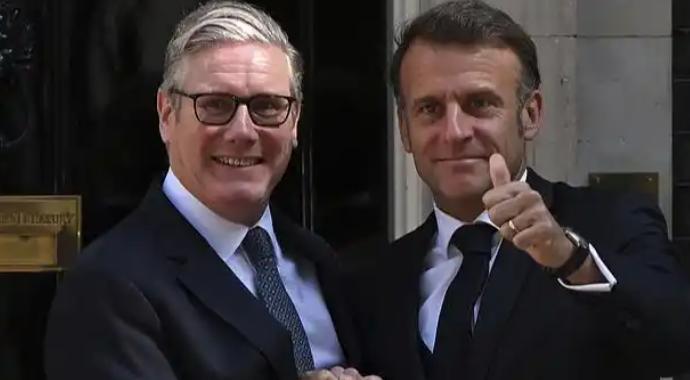 情况可能失控了！榛树导弹击中利沃夫仅数小时，英法德三国领导人火速连线。
 
他们